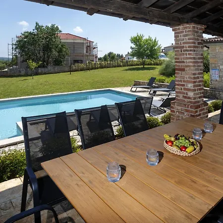 Vila Rustic Luna With Pool In Sveti Lovrec *