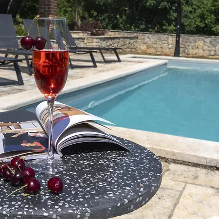 Rustic Luna With Pool In Sveti Lovrec *